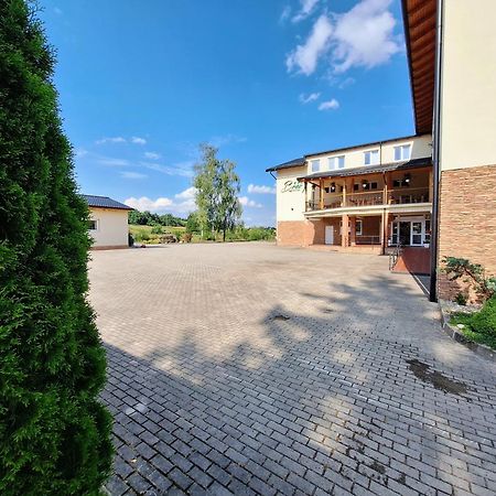 Agrohotel Tri Brezy Hrustin Exterior foto
